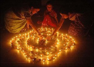 Diwali lights and decoration - by Ashish Kanitkar/wikicommons Diwali lights and decoration - by Ashish Kanitkar/wikicommons